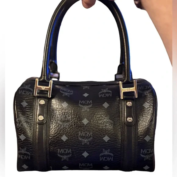 MCM Black Visetos Boston Bag 25cm – Rare Blue Logo Accents Excellent Condition! - Picture 10 of 10